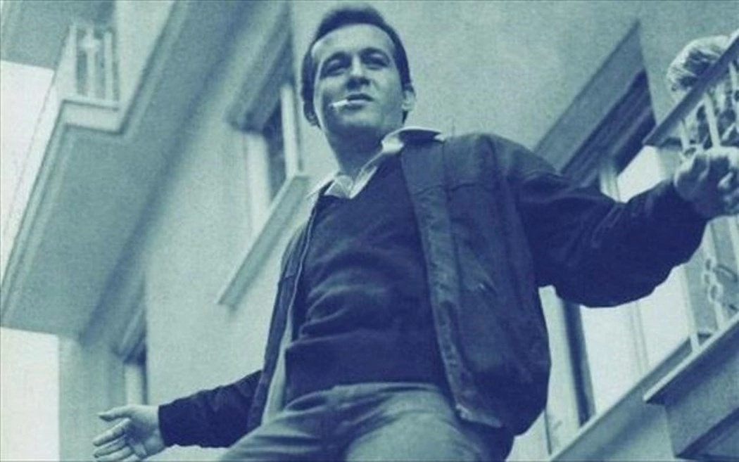 Δημήτρης Παπαμιχαήλ: Τα δύσκολα παιδικά χρόνια στον Πειραιά πριν γίνει ο απόλυτος πρωταγωνιστής του ελληνικού κινηματογράφου